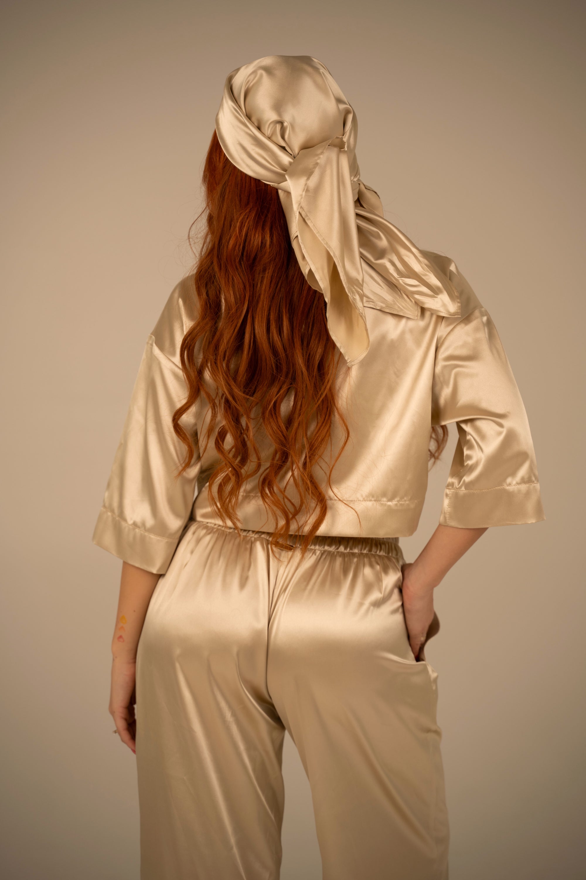 Luxusní saténová košile – zlatá